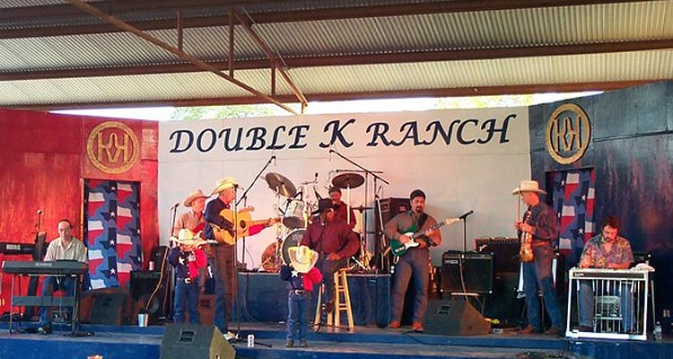 Photo courtesy of http://www.facebook.com/pages/Hunter-A-Smith-The-South-Texas-Boys/109712602429467.
